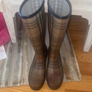 Burberry signature style rain/snow boots